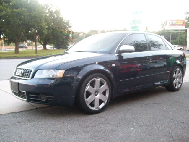 Audi S4 2005 photo 2