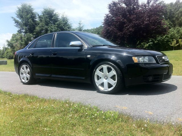 Audi S4 2005 photo 4