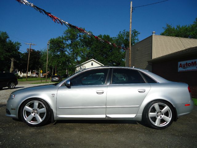Audi S4 2005 photo 2
