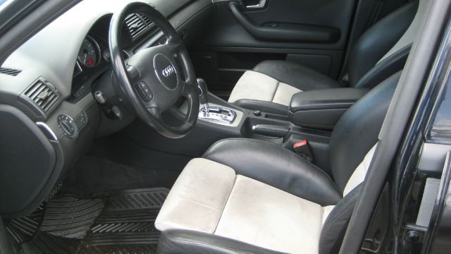 Audi S4 2005 photo 9