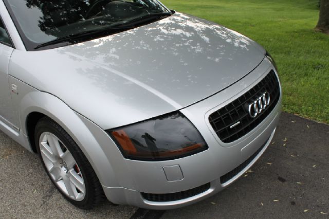 Audi S4 2010 photo 2