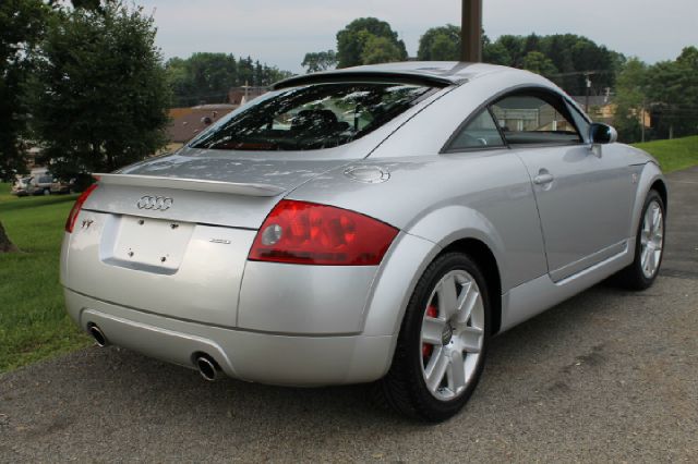 Audi S4 2010 photo 3