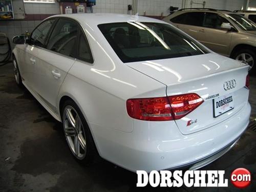 Audi S4 2010 photo 2