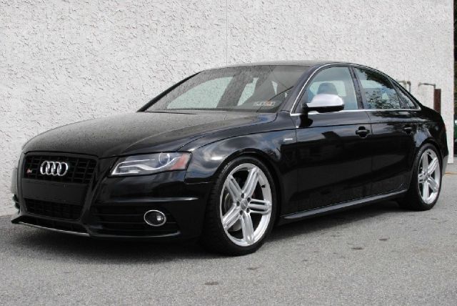 Audi S4 2010 photo 4