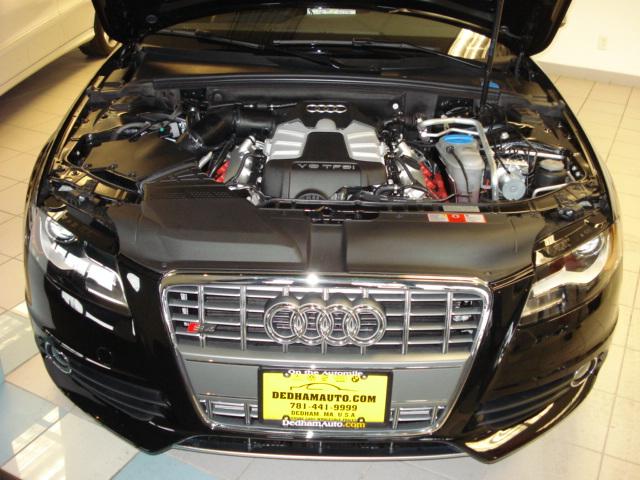 Audi S4 2010 photo 2