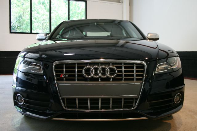 Audi S4 2011 photo 4