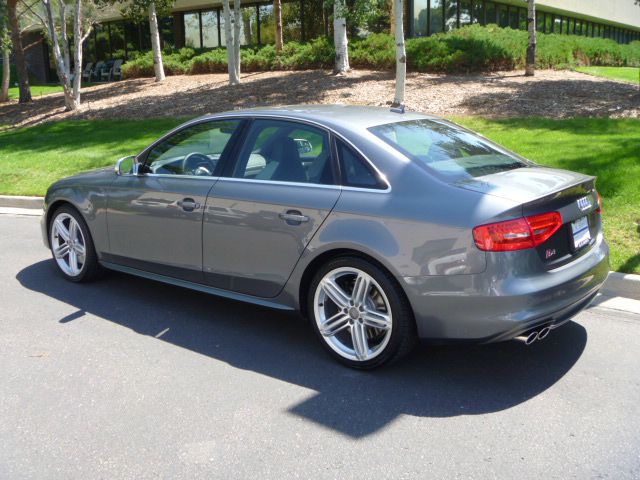 Audi S4 2013 photo 3