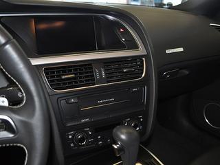 Audi S5 2010 photo 2