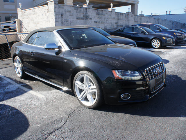 Audi S5 2010 photo 1