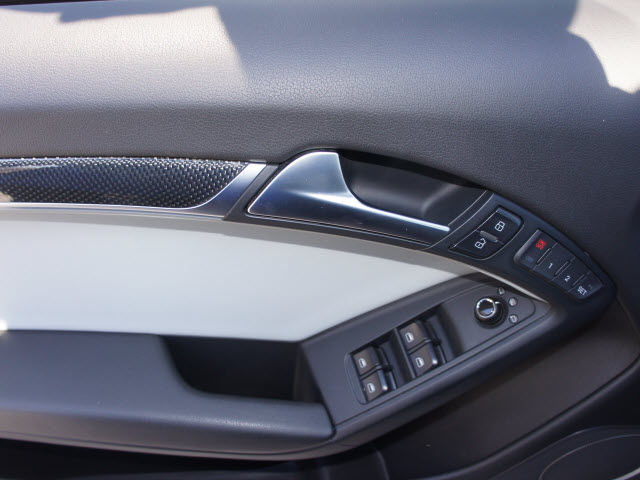 Audi S5 2010 photo 5