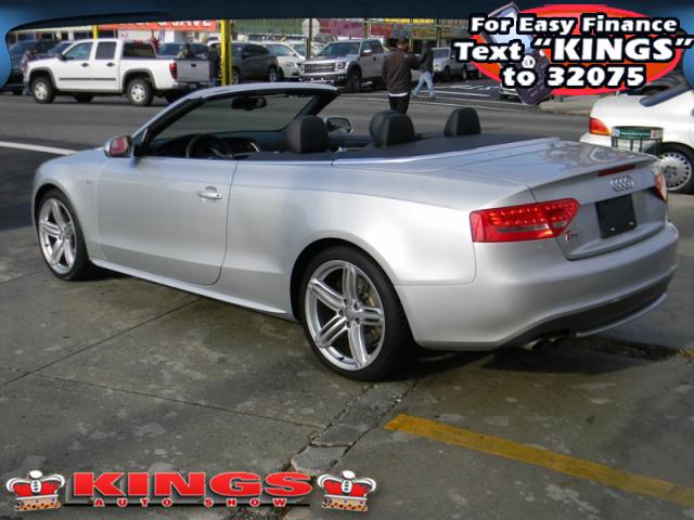 Audi S5 2010 photo 2
