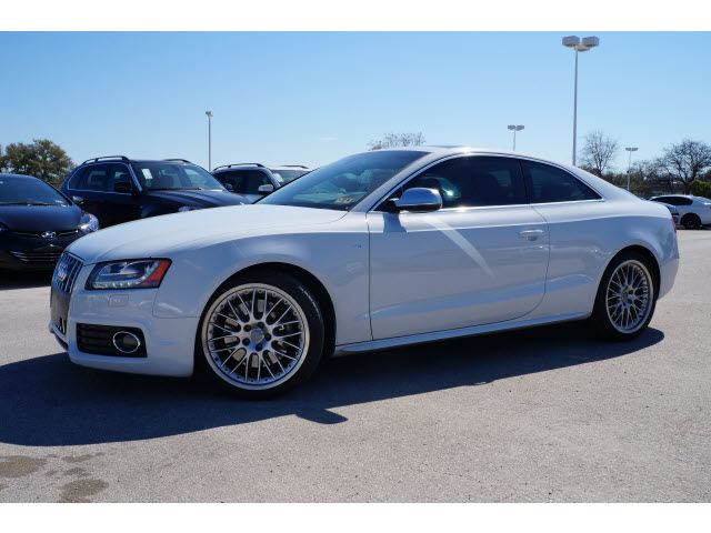 Audi S5 2010 photo 2