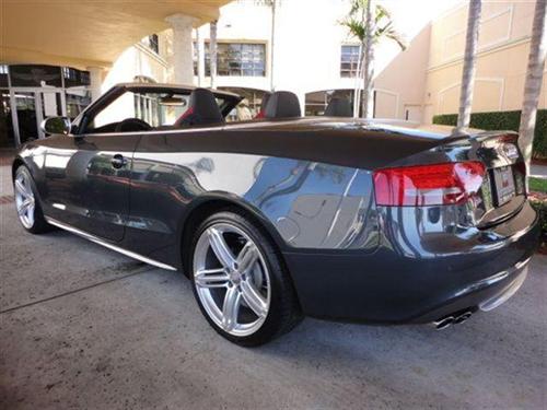 Audi S5 2010 photo 2