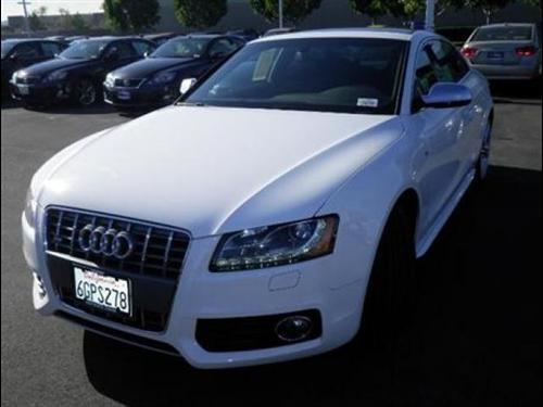 Audi S5 2010 photo 2