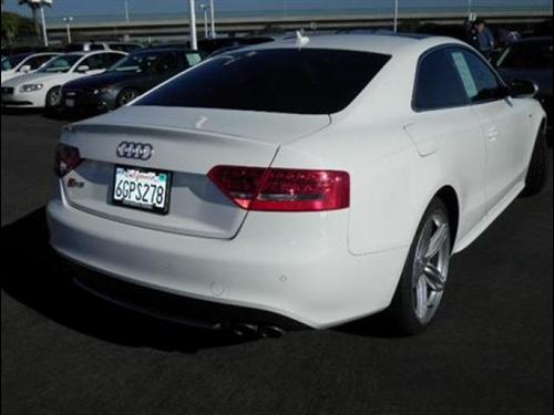 Audi S5 2010 photo 4