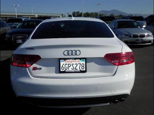 Audi S5 2010 photo 5
