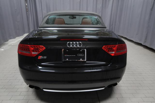 Audi S5 2010 photo 3