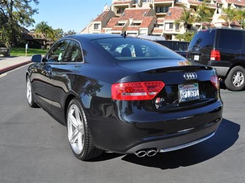 Audi S5 2010 photo 2
