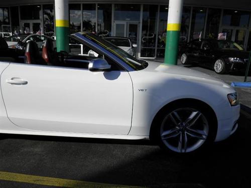 Audi S5 2010 photo 2