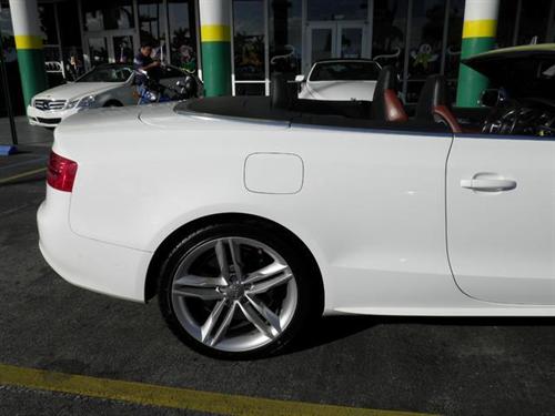 Audi S5 2010 photo 3