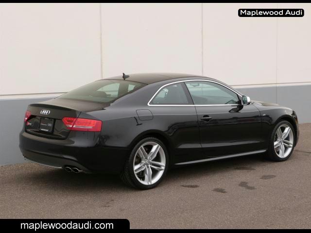 Audi S5 2010 photo 2