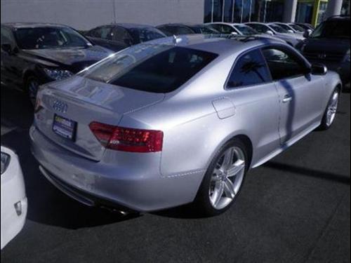 Audi S5 2010 photo 1
