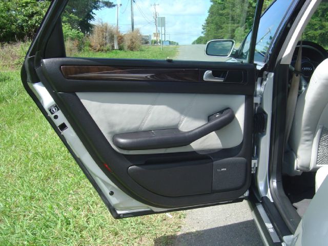 Audi S6 2002 photo 10