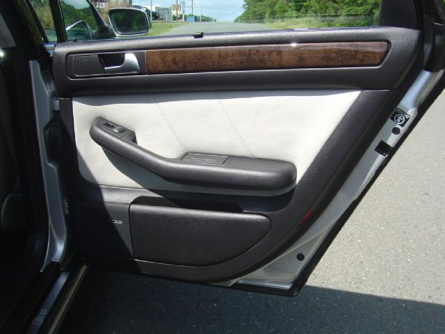 Audi S6 2002 photo 11