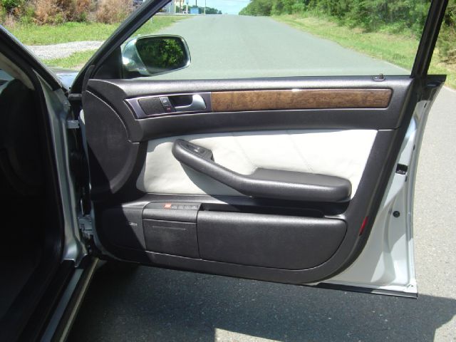 Audi S6 2002 photo 12