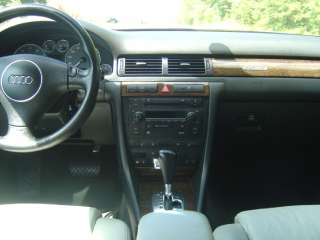 Audi S6 2002 photo 14