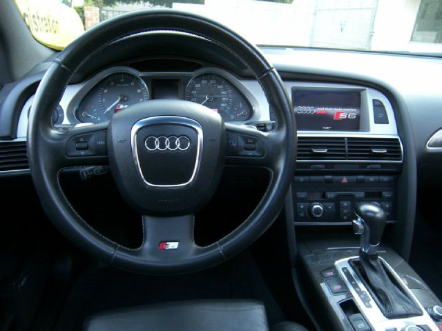 Audi S6 2008 photo 22