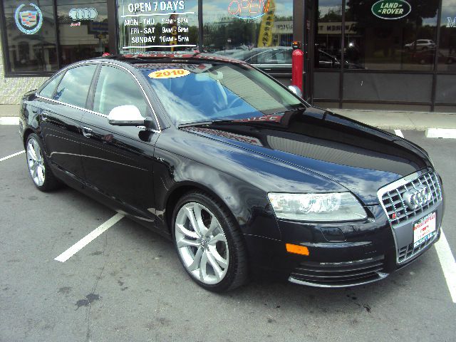 Audi S6 2010 photo 4