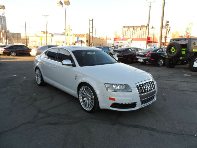 Audi S6 2010 photo 3