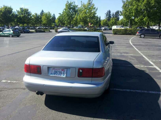 Audi S8 2001 photo 3