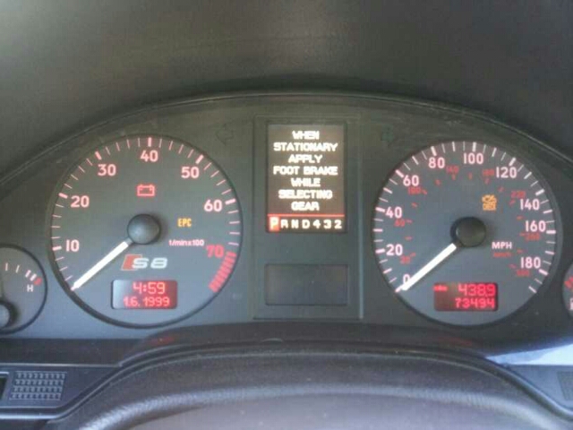 Audi S8 2001 photo 4