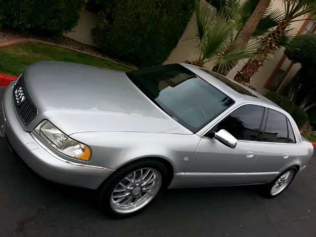 Audi S8 2002 photo 1