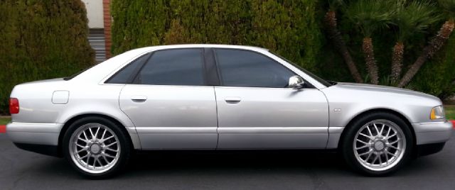 Audi S8 2002 photo 3