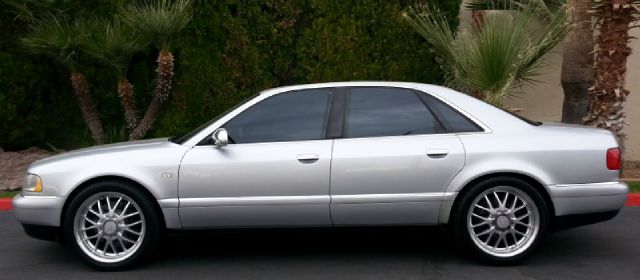 Audi S8 2002 photo 4