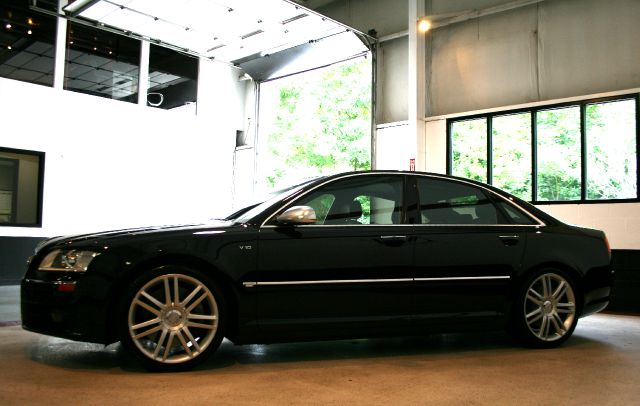Audi S8 2007 photo 2