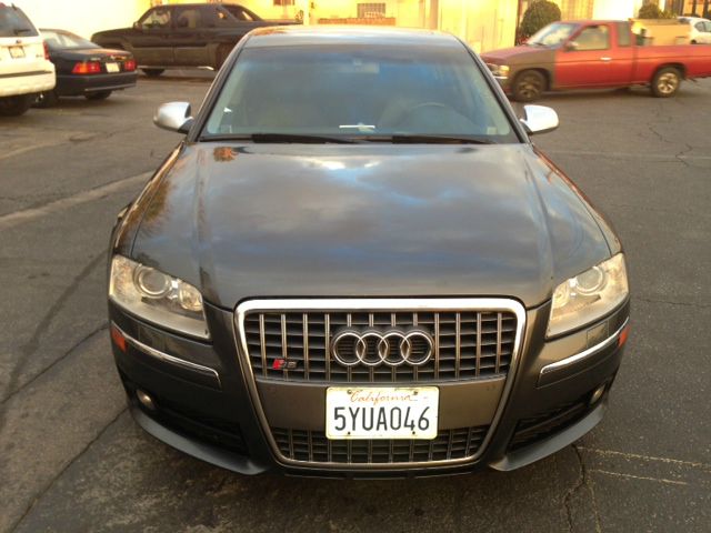 Audi S8 2007 photo 2