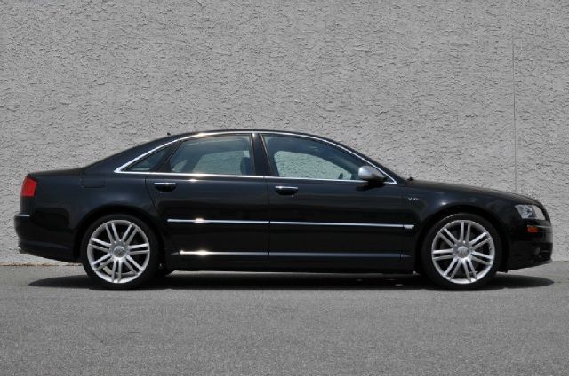Audi S8 2007 photo 3