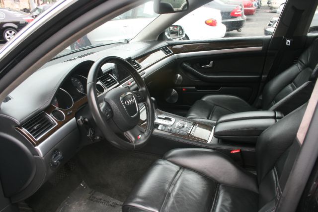 Audi S8 2007 photo 10