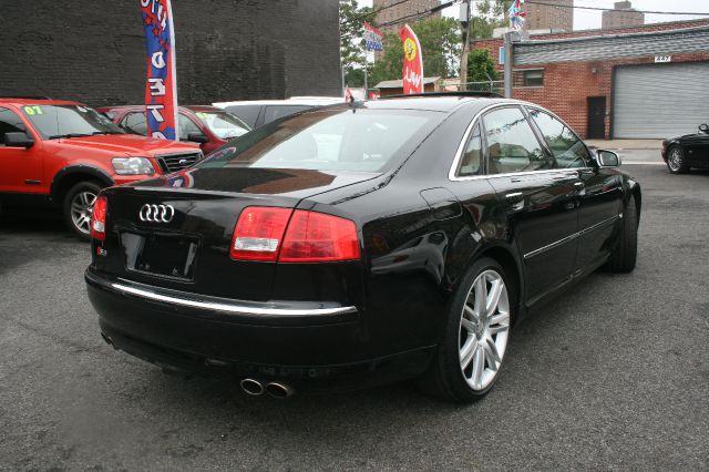 Audi S8 2007 photo 12