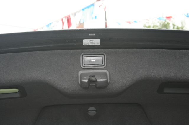 Audi S8 2007 photo 13