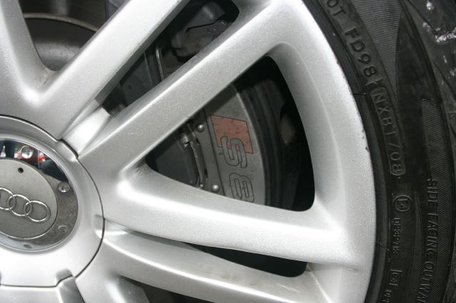 Audi S8 2007 photo 19