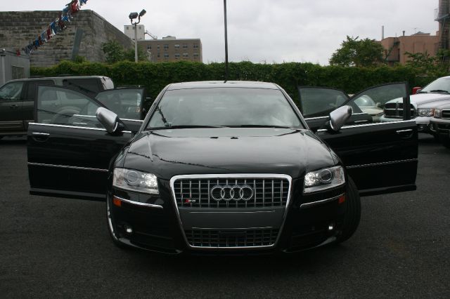 Audi S8 2007 photo 21