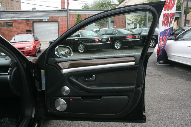 Audi S8 2007 photo 25