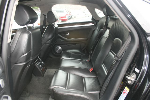 Audi S8 2007 photo 31