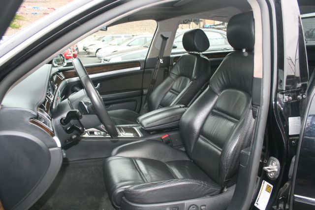 Audi S8 2007 photo 37
