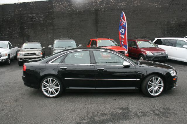 Audi S8 2007 photo 39